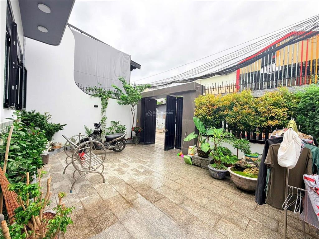 Bán nhà có sân vườn hẻm ô tô hương lộ ngọc hiệp, gần cầu hộ, nha trang giá 5,8 tỷ