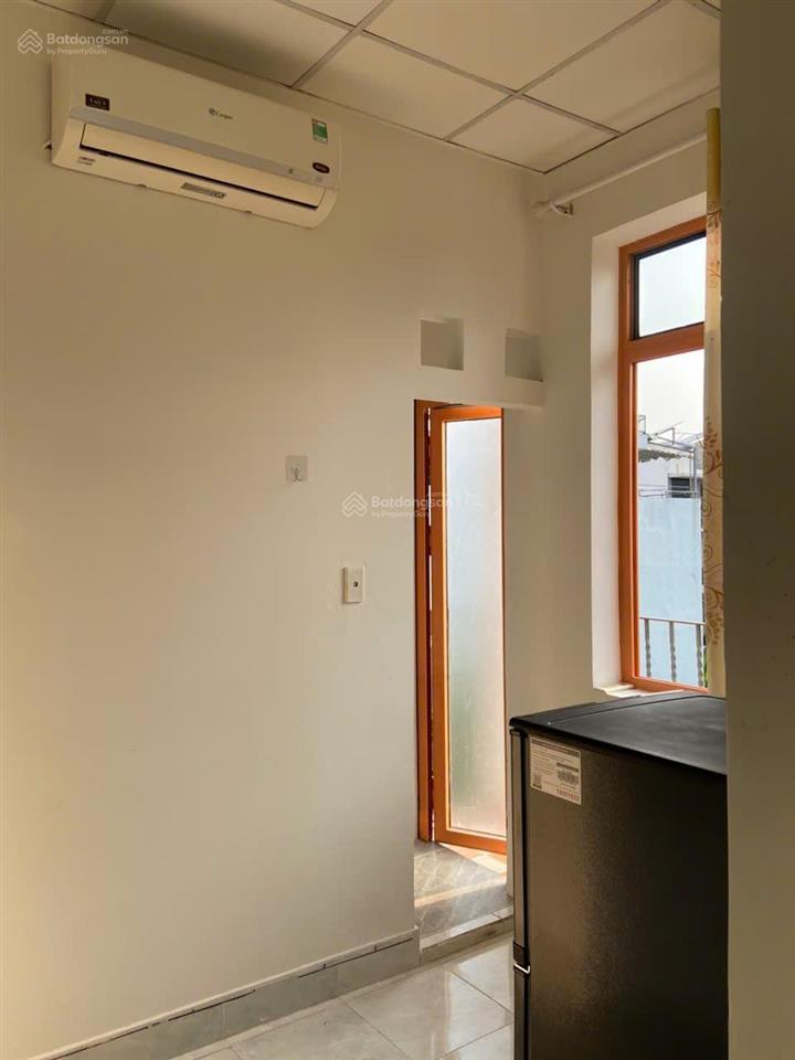 Chính chủ cho thuê chdv full nt thảo điền ở ngay cửa sổ giá 3,4tr kdc an ninh vip.  0901 600 ***