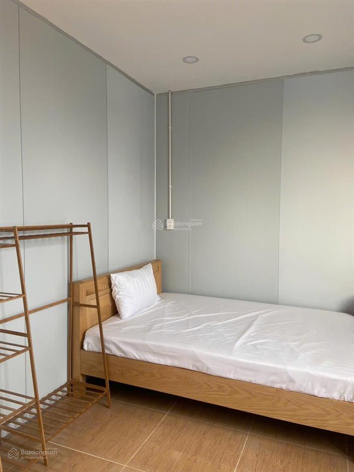 Chính chủ cho thuê chdv full nt thảo điền ở ngay cửa sổ giá 3,4tr kdc an ninh vip.  0901 600 ***