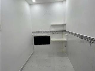 Chính chủ cho thuê nhà hẻm 128 đinh tiên hoàng 2t 2pn 2wc giá 9tr kdc an ninh  0901 600 *** phi n