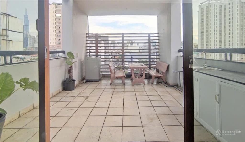 Mình trống phòng dạng ban công view lmark 81 tại 63 ung văn khiêm 6,5tr loại 1pn  0901 600 ***