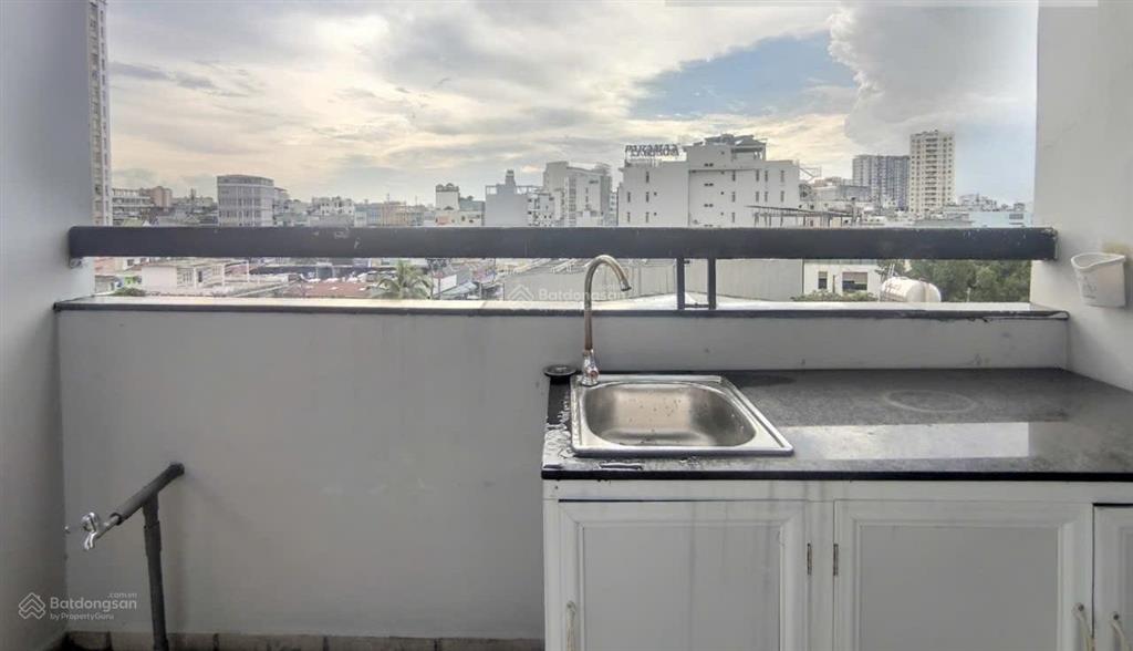 Mình trống phòng dạng ban công view lmark 81 tại 63 ung văn khiêm 6,5tr loại 1pn  0901 600 ***