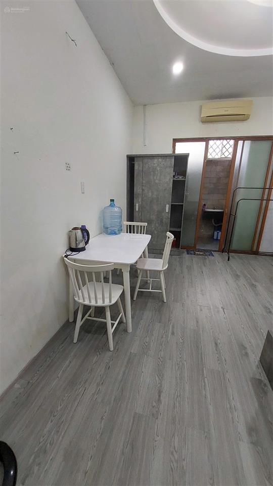 Mình trống phòng dạng ban công view lmark 81 tại 63 ung văn khiêm 6,5tr loại 1pn  0901 600 ***