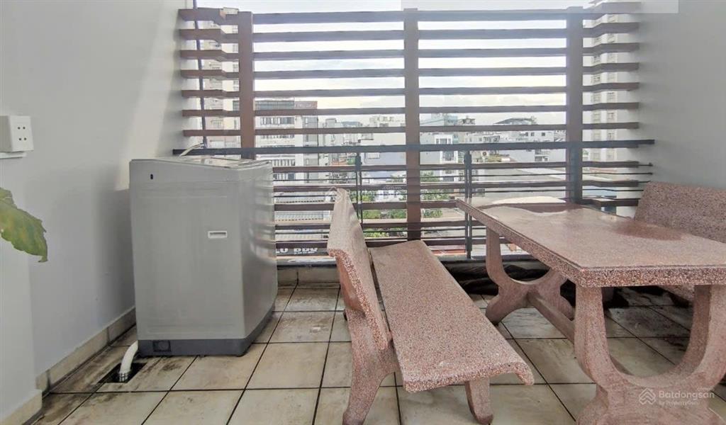 Mình trống phòng dạng ban công view lmark 81 tại 63 ung văn khiêm 6,5tr loại 1pn  0901 600 ***