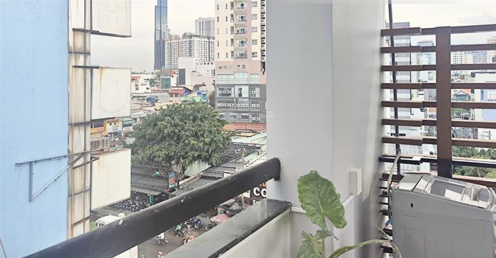 Mình trống phòng dạng ban công view lmark 81 tại 63 ung văn khiêm 6,5tr loại 1pn  0901 600 ***