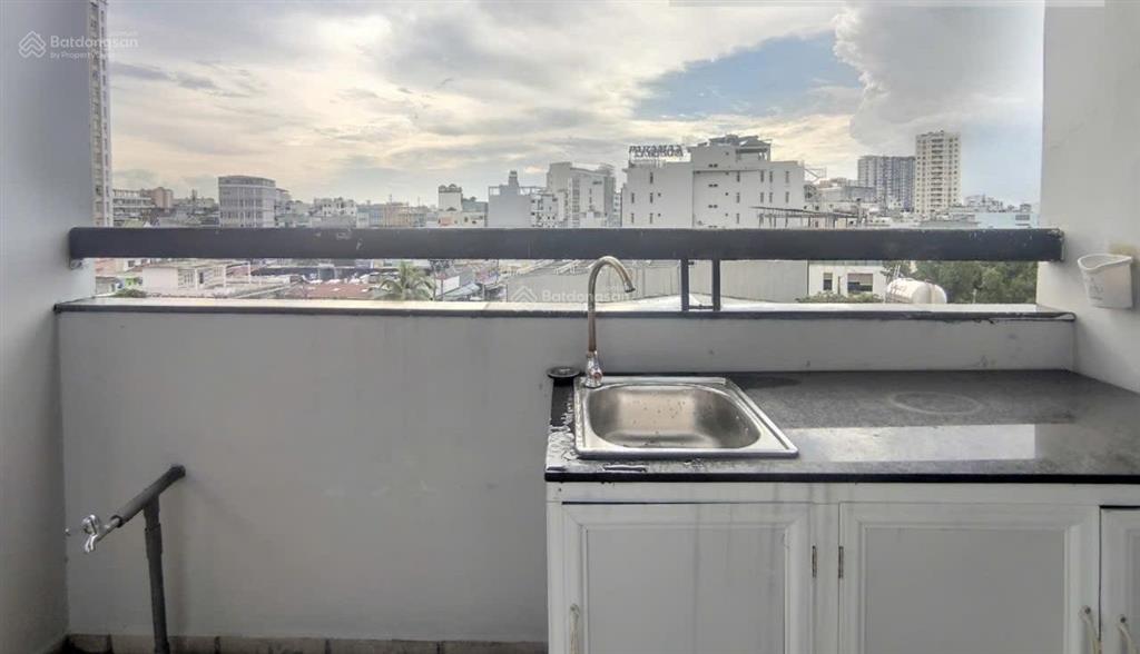 Mình trống phòng dạng ban công view lmark 81 tại 63 ung văn khiêm 6,5tr loại 1pn  0901 600 ***