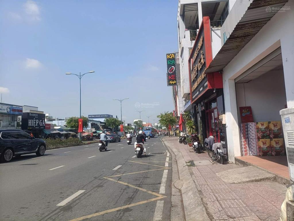 Chính chủ cho thuê toànhà chdv mt lê văn việt 12x30 hầm 5l 33pn 2mb 2vp 240tr tl 162tr 0901 600 ***