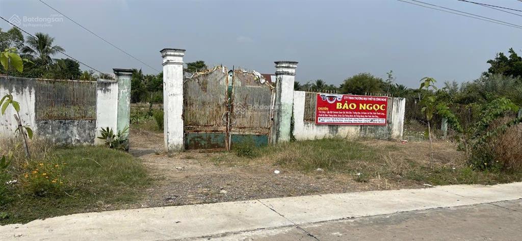 Chính chủ bán lô đất mt đường lộ dừa 39x72 giá 5,3 tỷ tl mạnh ạ có thổ hơn 2500m  0901 600 *** ph