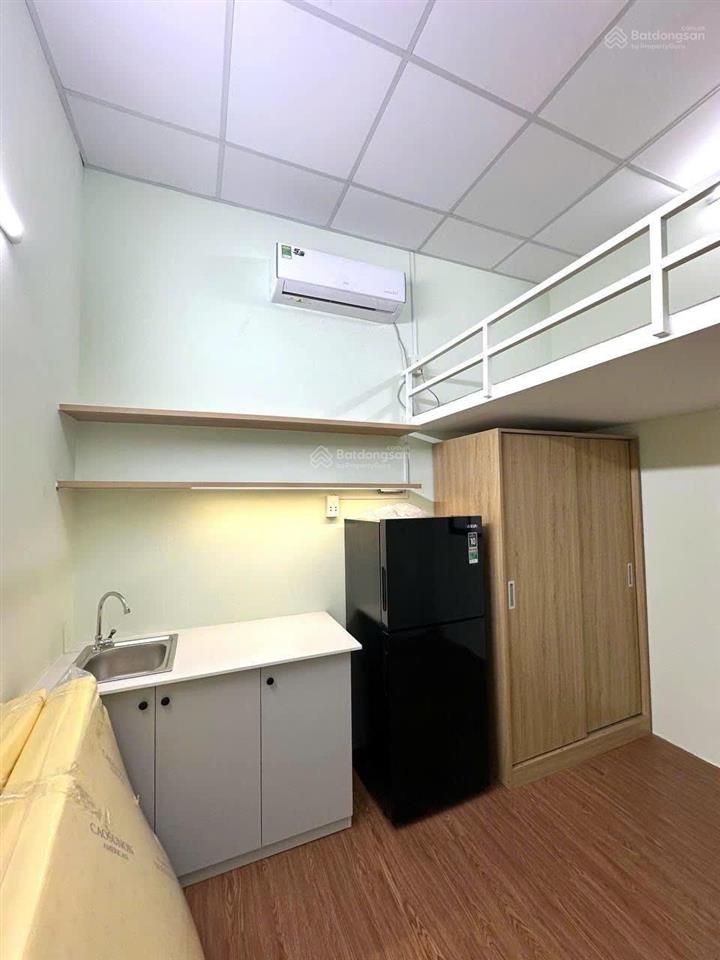 Chính chủ phòng gác q.1 hẻm 95 nguyễn thái học ful nt ở ngay giá 3,5tr  em ạ 0901 600 *** phi nguyễ