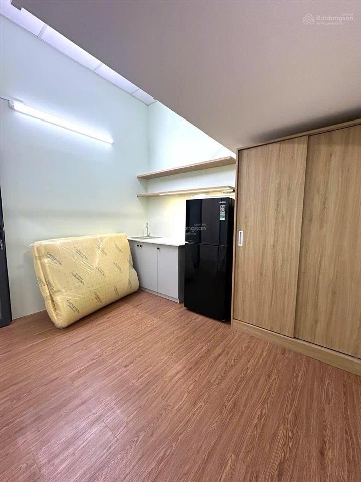 Chính chủ phòng gác q.1 hẻm 95 nguyễn thái học ful nt ở ngay giá 3,5tr  em ạ 0901 600 *** phi nguyễ