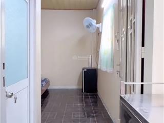 Chính chủ cho thuê căn hộ 391 trần hưng đạo q.1 ful nt ban công giá 4,8tr tl 4,5  0901 600 *** ph
