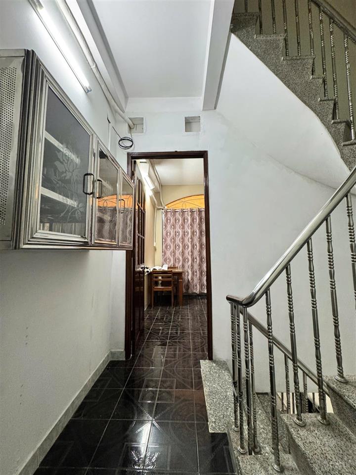 Chính chủ cho thuê chdv full nt hxh 391 trần hưng đạo q.1 giá 4,69tr  mình nha 0901 600 ***