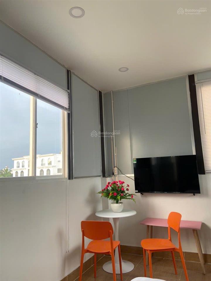 Chính chủ cho thuê chdv full nt thảo điền ở ngay ban công giá 7,5tr kdc an ninh vip  0901 600 ***