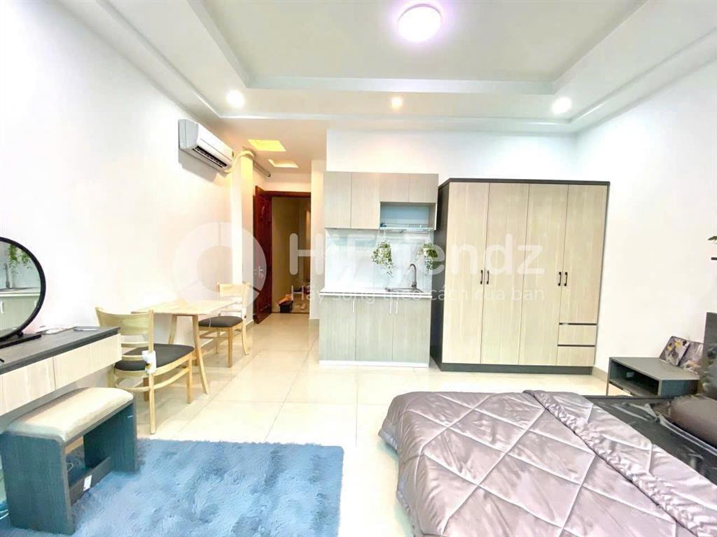 Tân bình  p (thang máy)điện 4k nước 120k dv 200k  mình nha 0901 600 *** phi nguyễn