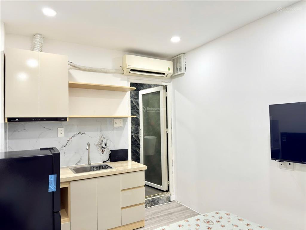 Đc 139 nguyễn văn cừ, p2, q5 căn hộ studio 15m2 full nội thất mới 100% lầu 5 thang máy 6,9tr