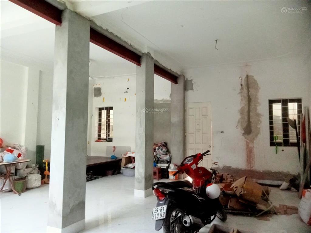 Cho thuê cửa hàng phố đê la thành 52m2 mặt tiền 5,2m