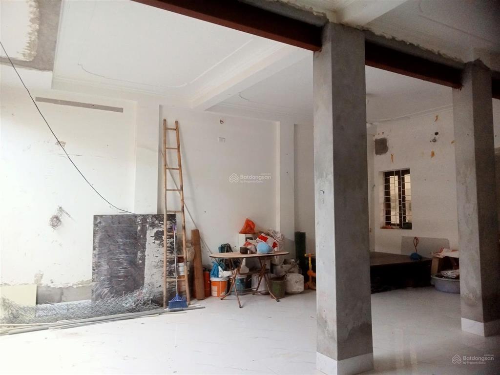 Cho thuê cửa hàng phố đê la thành 52m2 mặt tiền 5,2m