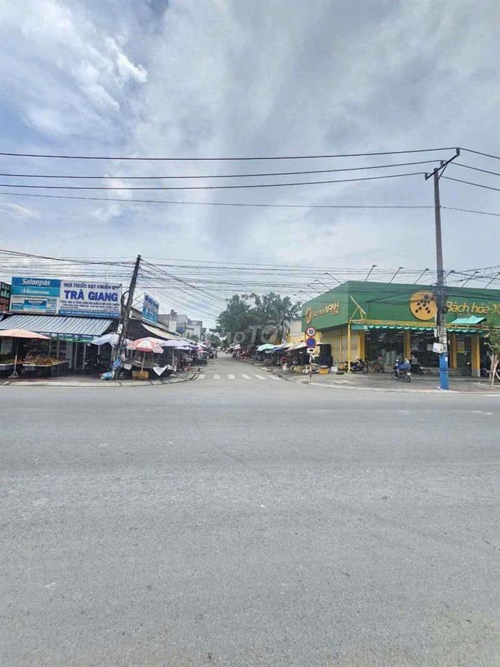 Bán mặt tiền Chợ kinh doanh dĩ an
