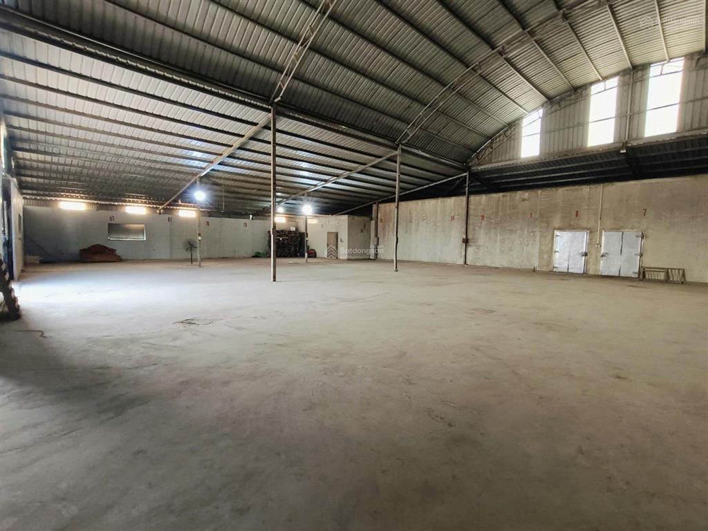 Nhà kho 600m2 tại ngô gia tự, long biên, xe container vào tận nơi