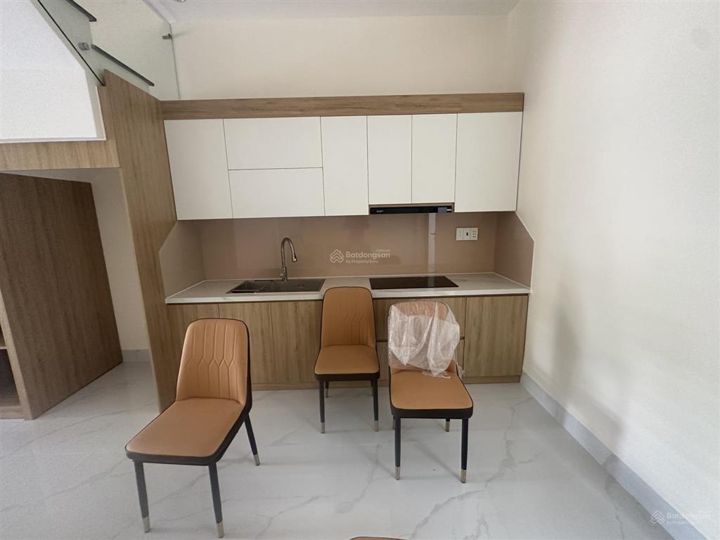 Bán nhà phố 3 tầng lầu mới đẹp 4 phòng ngủ full nội thất 5.9 ty ở kdc đường 22 kế vinhomes