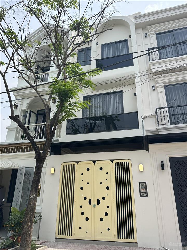 Bán nhà phố 3 tầng lầu mới đẹp 4 phòng ngủ full nội thất 5.9 ty ở kdc đường 22 kế vinhomes
