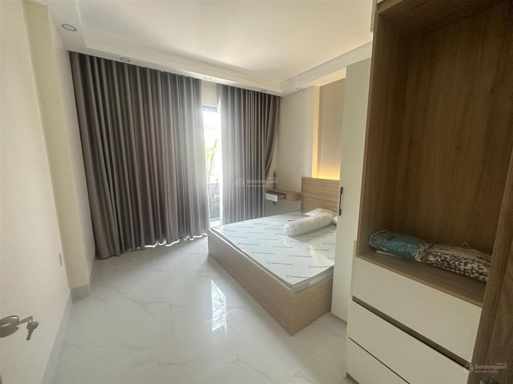 Bán nhà phố 3 tầng lầu mới đẹp 4 phòng ngủ full nội thất 5.9 ty ở kdc đường 22 kế vinhomes