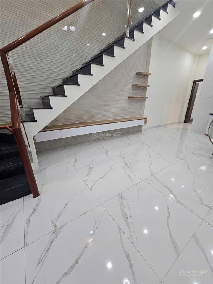 Cần bán căn nhà mới 1 trệt 2 lầu 4 phòng ngủ 4x16 64.7m hẻm 60 đường hoàng hữu nam giá 6.2 ty