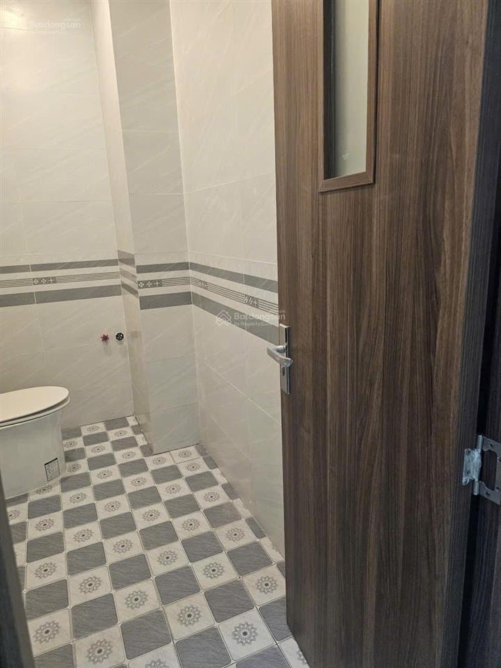 Cần bán căn nhà mới 1 trệt 2 lầu 4 phòng ngủ 4x16 64.7m hẻm 60 đường hoàng hữu nam giá 6.2 ty
