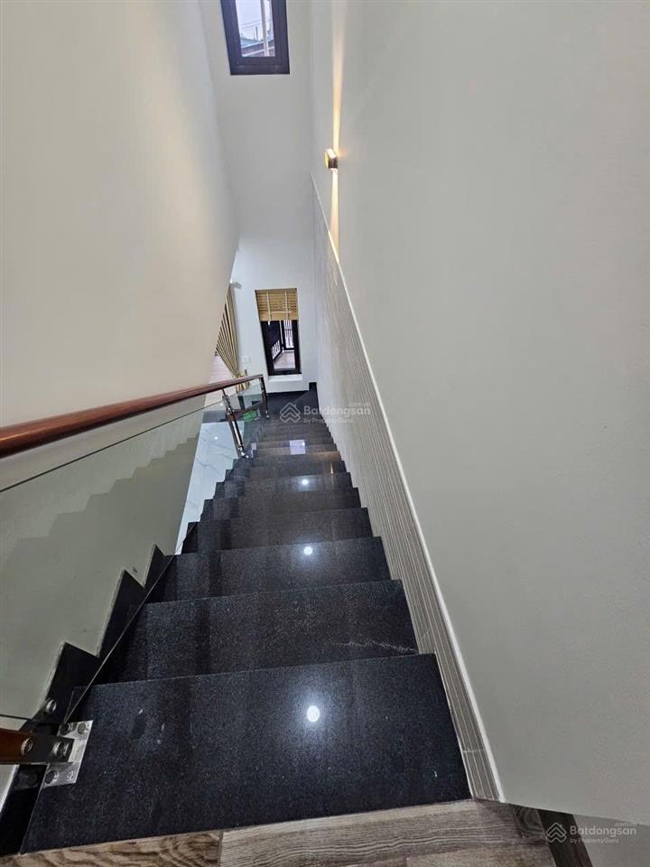 Cần bán căn nhà mới 1 trệt 2 lầu 4 phòng ngủ 4x16 64.7m hẻm 60 đường hoàng hữu nam giá 6.2 ty
