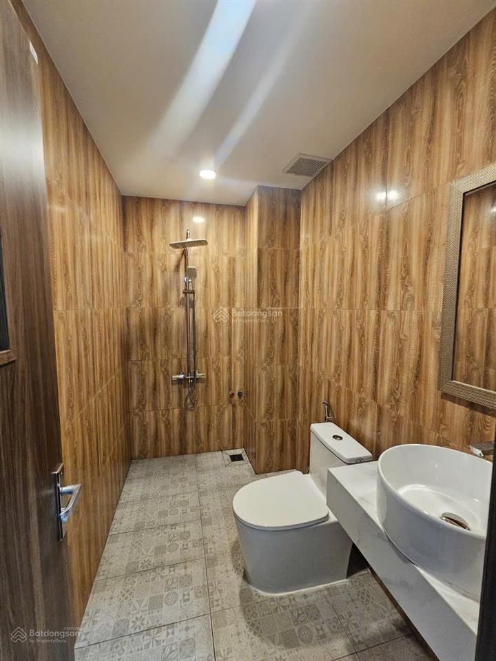 Cần bán căn nhà mới 1 trệt 2 lầu 4 phòng ngủ 4x16 64.7m hẻm 60 đường hoàng hữu nam giá 6.2 ty