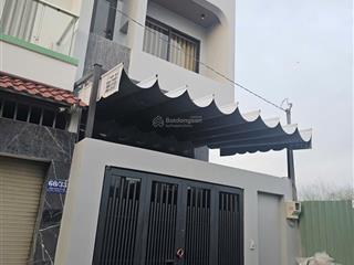 Cần bán căn nhà mới 1 trệt 2 lầu 4 phòng ngủ 4x16 64.7m hẻm 60 đường hoàng hữu nam giá 6.2 ty