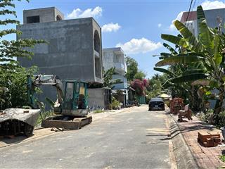 Cần bán lô đất 50m trục đường 8m kế bên vinhomes giá 3.25 ty xây đc 5 tầng giá tốt nhất khu vực này