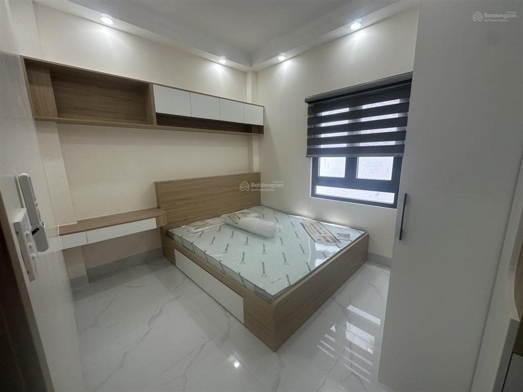 Bán nhà phố 3 tầng lầu mới đẹp 4 phòng ngủ full nội thất ở kdc đường 22 kế vinhomes giá 5,9 tỷ