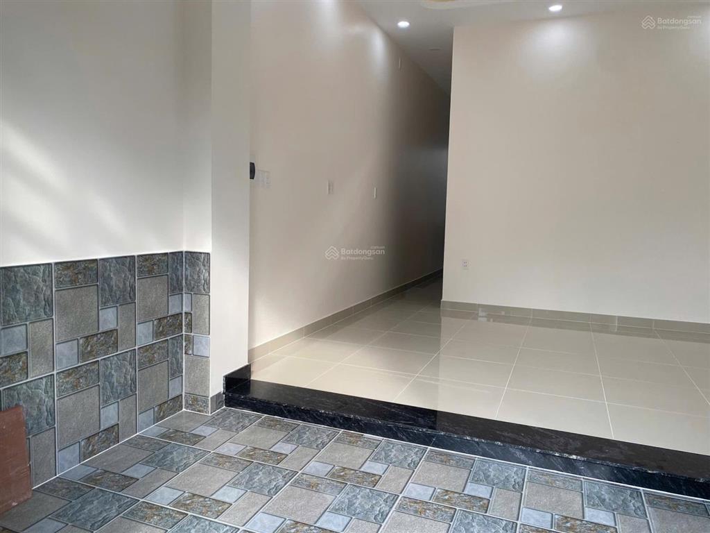 Bán căn nhà cấp 4 mới đẹp ở kdc đường 22 sát vinhomes 53.6m giá 3.6 tỷ cho thuê đc 6tr/th đường 10m