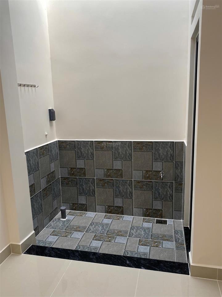 Bán căn nhà cấp 4 mới đẹp ở kdc đường 22 sát vinhomes 53.6m giá 3.6 tỷ cho thuê đc 6tr/th đường 10m