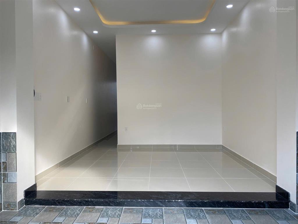 Bán căn nhà cấp 4 mới đẹp ở kdc đường 22 sát vinhomes 53.6m giá 3.6 tỷ cho thuê đc 6tr/th đường 10m