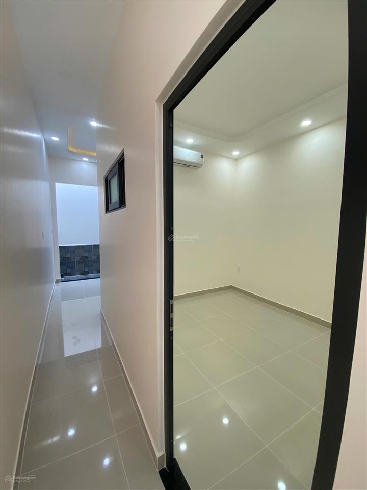 Bán căn nhà cấp 4 mới đẹp ở kdc đường 22 sát vinhomes 53.6m giá 3.6 tỷ cho thuê đc 6tr/th đường 10m