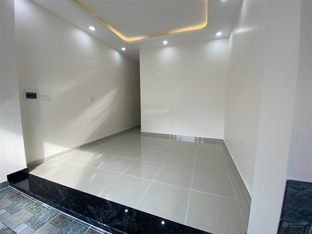 Bán căn nhà cấp 4 mới đẹp ở kdc đường 22 sát vinhomes 53.6m giá 3.6 tỷ cho thuê đc 6tr/th đường 10m