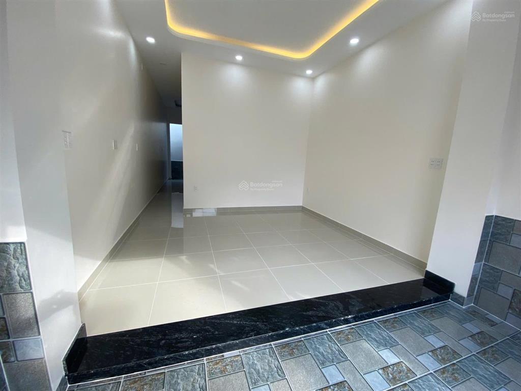 Bán căn nhà cấp 4 mới đẹp ở kdc đường 22 sát vinhomes 53.6m giá 3.6 tỷ cho thuê đc 6tr/th đường 10m