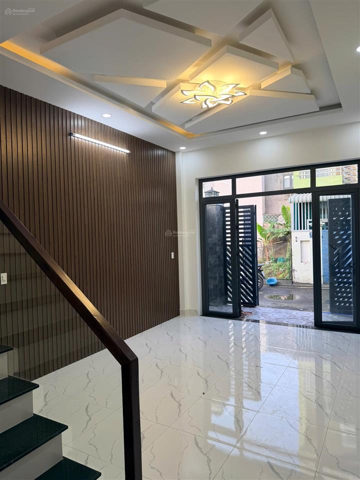 Kẹt tiền cần bán nhà mới 1 trệt 2 lầu 4p ngủ 5 wc 62.4m2, giá 5,3 tỷ ở đường 6 kế vinhomes
