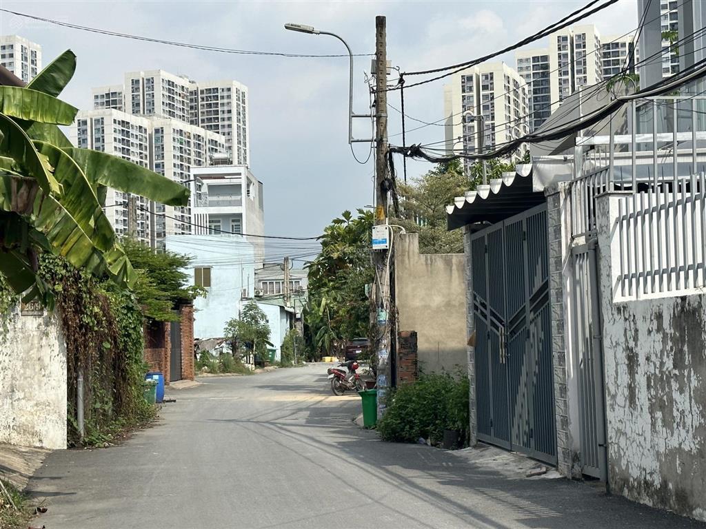 Cần bán lô đất 5x21 104.5m giá 5.5 tỷ ở đường 21 kế bên vinhomes giá tốt nhất kv xây đc 5 tầng