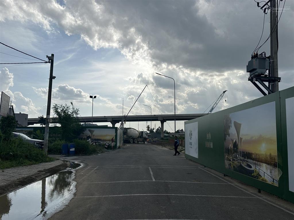 Bán lô góc 2 mặt tiền để mở quán cf 6.9x9.4 65m trục 16m da việt nhân villa đối diện 4 toà chung cư