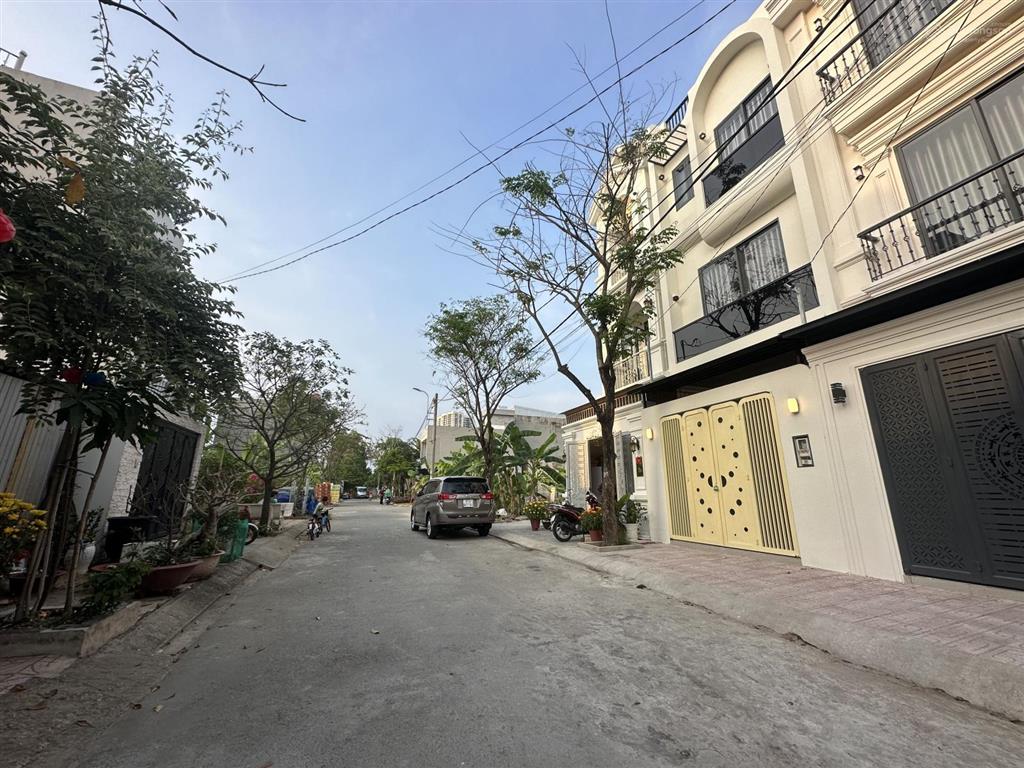 Cần bán lô 54.1m2 trục đường 12m kdc đường 22 nguyễn xiển giá 3,35 tỷ giá hời dự án kế bên vinhomes