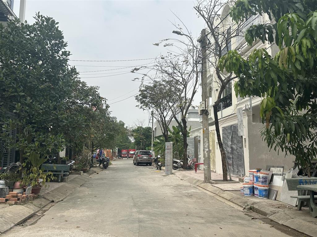 Cần bán lô 54,1m2 trục 12m kdc đường 22, nguyễn xiển giá 3,3 tỷ giá hời dự án kế bên vinhomes