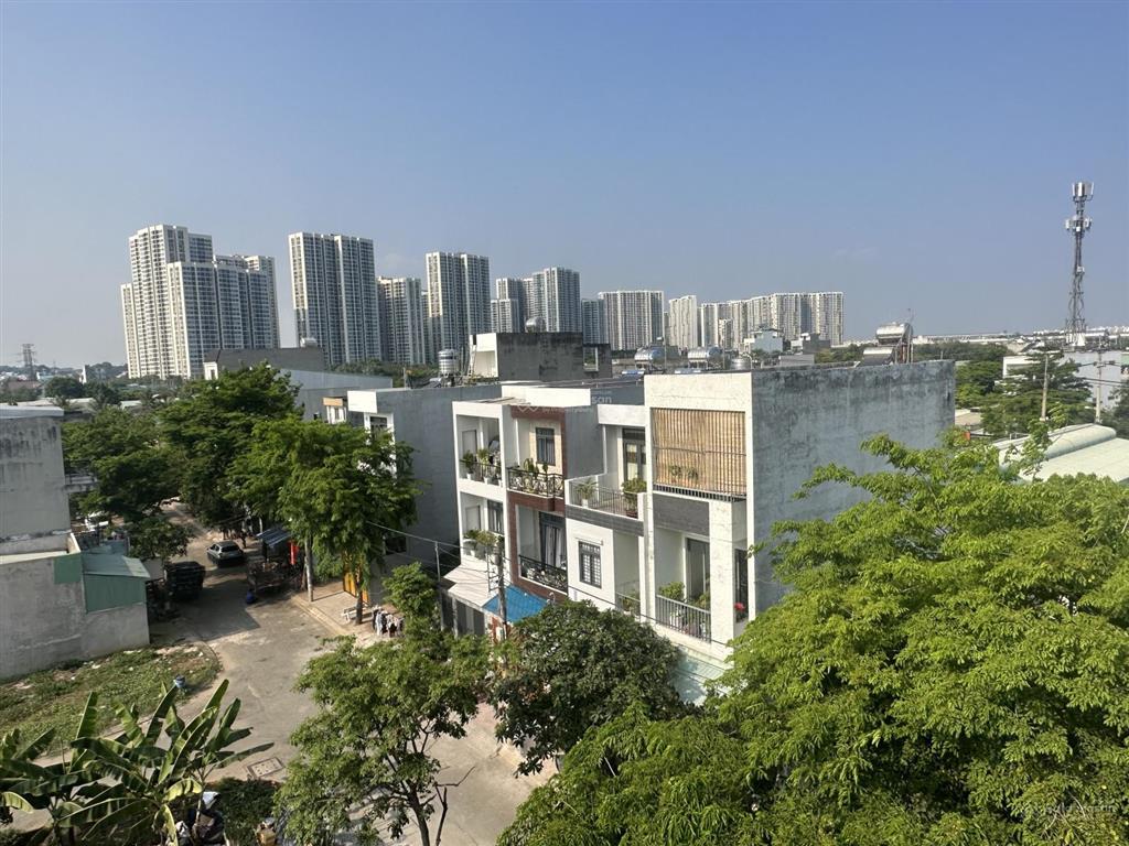 Cần bán lô 54.1m2 trục 12m kdc đường 22, nguyễn xiển giá 3,3 tỷ giá hời dự án kế bên vinhomes