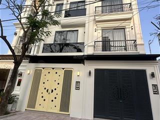 Bán căn nhà phố 3 tầng 4 phòng ngủ full nội thất ở kdc đường 22 nguyễn xiển kế vinhomes giá 5.6 tỷ