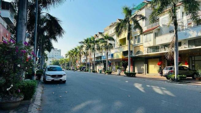 Cho thuê nhà phố view công viên  kdc phú mỹ, vạn phát hưng  5pn, full nội thất