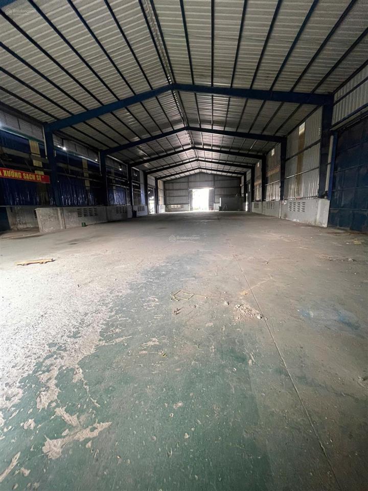 Cho thuê kho bãi mặt tiền đường đào trí, phường phú thuận, 190 triệu/th, 2.100m2