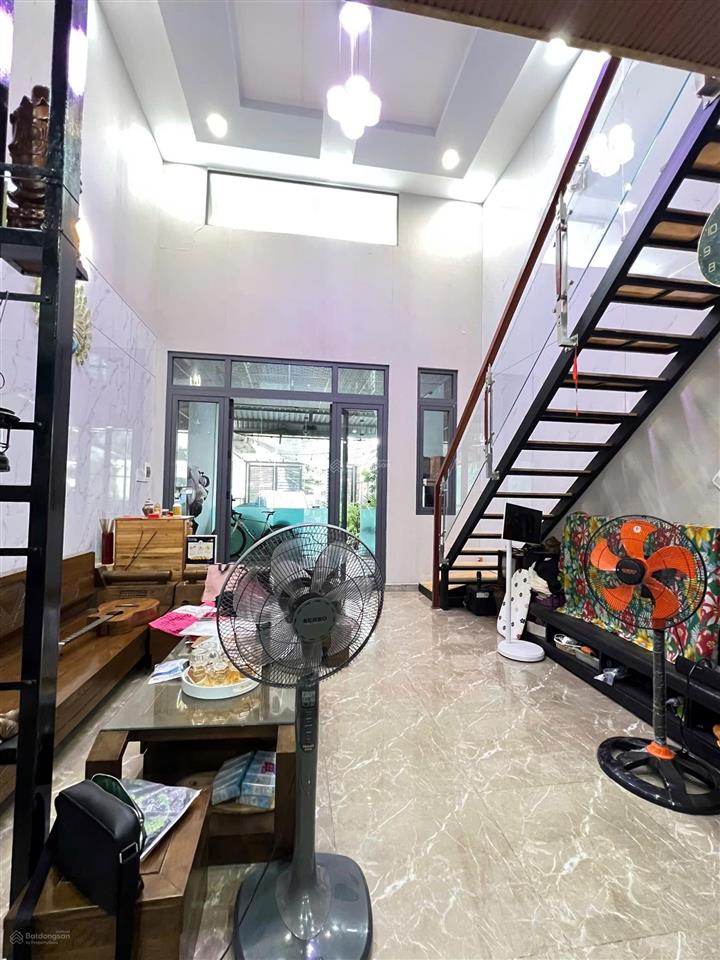 Bán nhà 1 trệt 1 lửng ( 133m2  3pn sân xe hơi đường xe hơi quay đầu