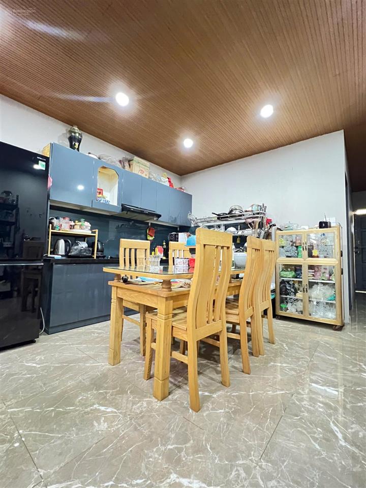 Bán nhà 1 trệt 1 lửng ( 133m2  3pn sân xe hơi đường xe hơi quay đầu